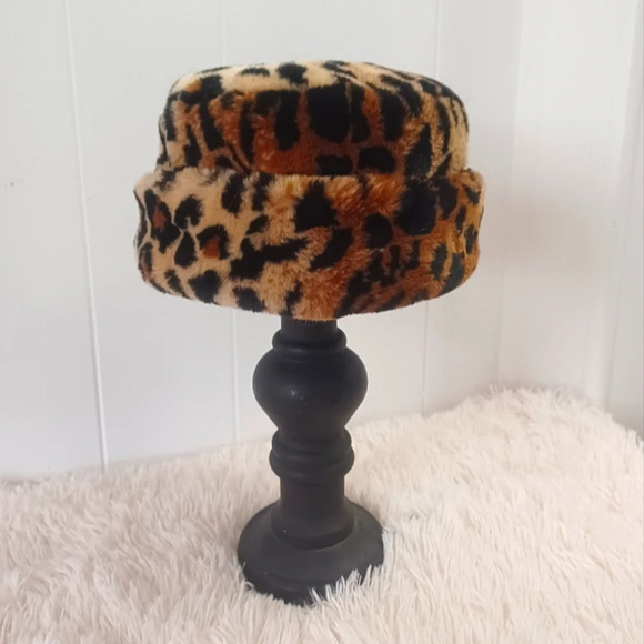 Vintage Fuzzy Leopard Print Bucket Hat - Womens - Picture 2 of 8